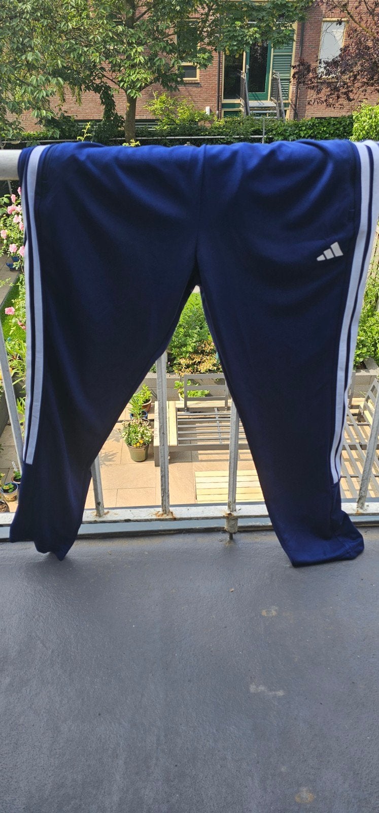 Gloednieuwe nieuwe ADIDAS trainingsbroek. Blauw. Maat XL, Ophalen of Verzenden, Nieuw
