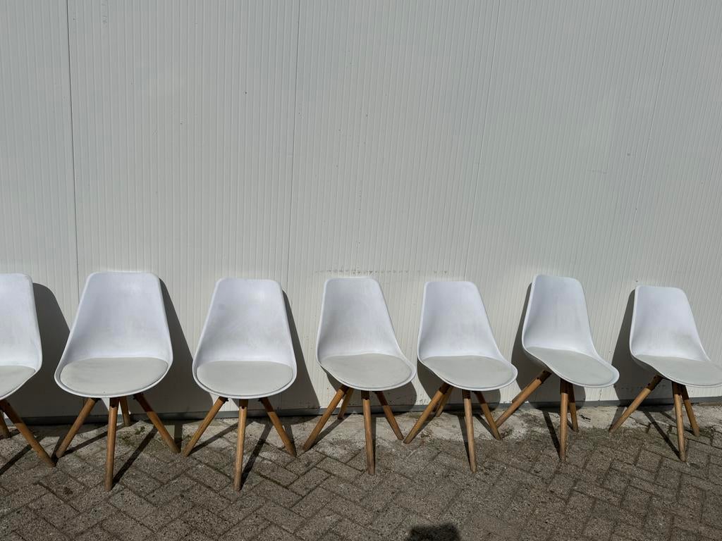 Witte stoelen met houten poten partij stoelen 13 stuks, Ophalen, Gebruikt, Wit, Vijf, Zes of meer stoelen