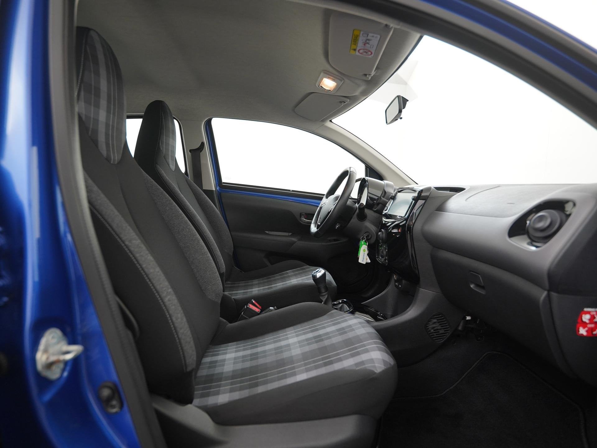 Peugeot 108 1.0 e-VTi Allure | Navigatie | Lichtmetalen Velg, Auto's, Voorwielaandrijving, Stof, Gebruikt, Origineel Nederlands