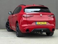 Foto 13 van Alfa Romeo Stelvio 2.0 280pk AT AWD 2018 Rood