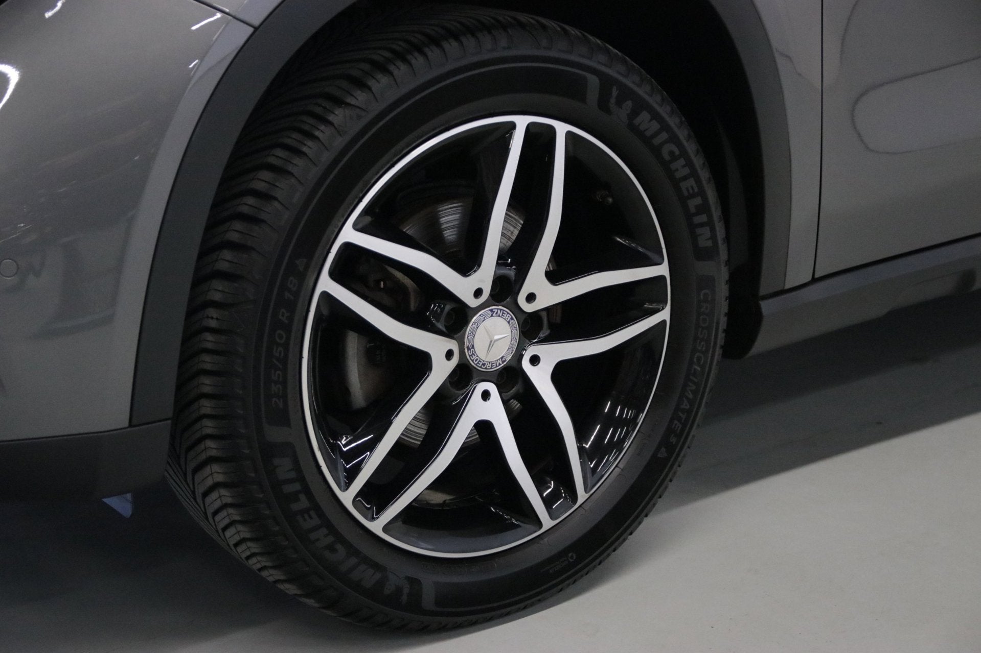 Mercedes-Benz GLA-klasse 180 Premium/ Achteruitrijcamera/ Pa, Auto's, Voorwielaandrijving, 4 cilinders, Leder en Stof, 122 pk