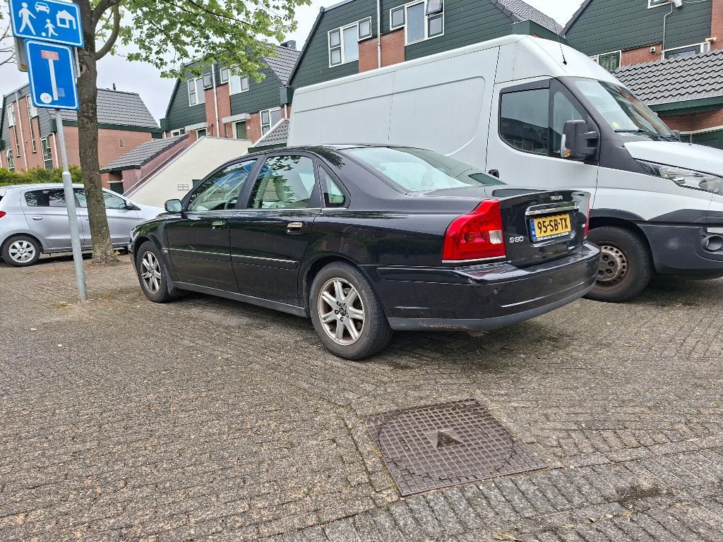 VERKOCHT Volvo S80 2.4 170PK AUT 2005 Zwart, Auto's, Volvo, Particulier, S80, Airbags, Airconditioning, Alarm, Bluetooth, Centrale vergrendeling