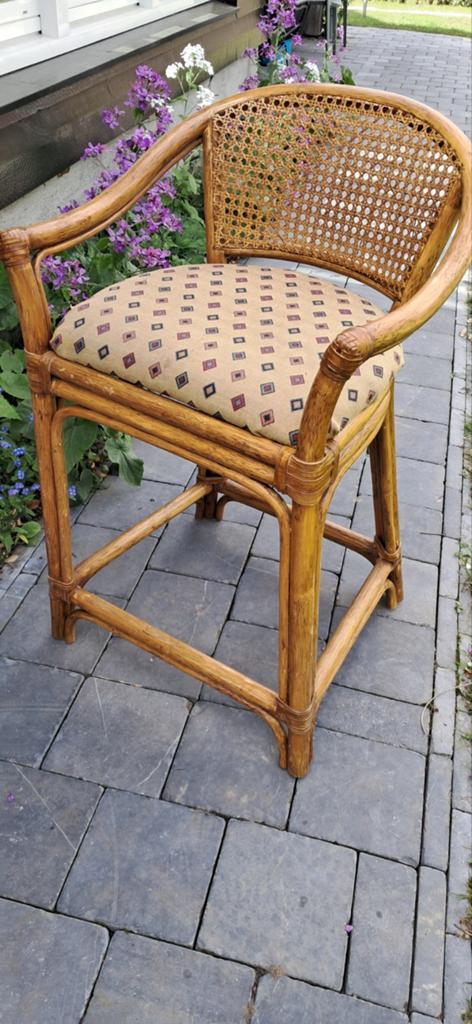 Rotan barkruk, Huis en Inrichting, Barkrukken, 1 kruk, Ophalen, 60 tot 90 cm