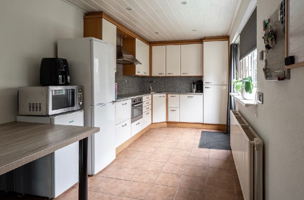 Complete hoekkeuken met inbouwapparatuur en granieten wand, Ophalen, Gebruikt, Wit, Hoekkeuken