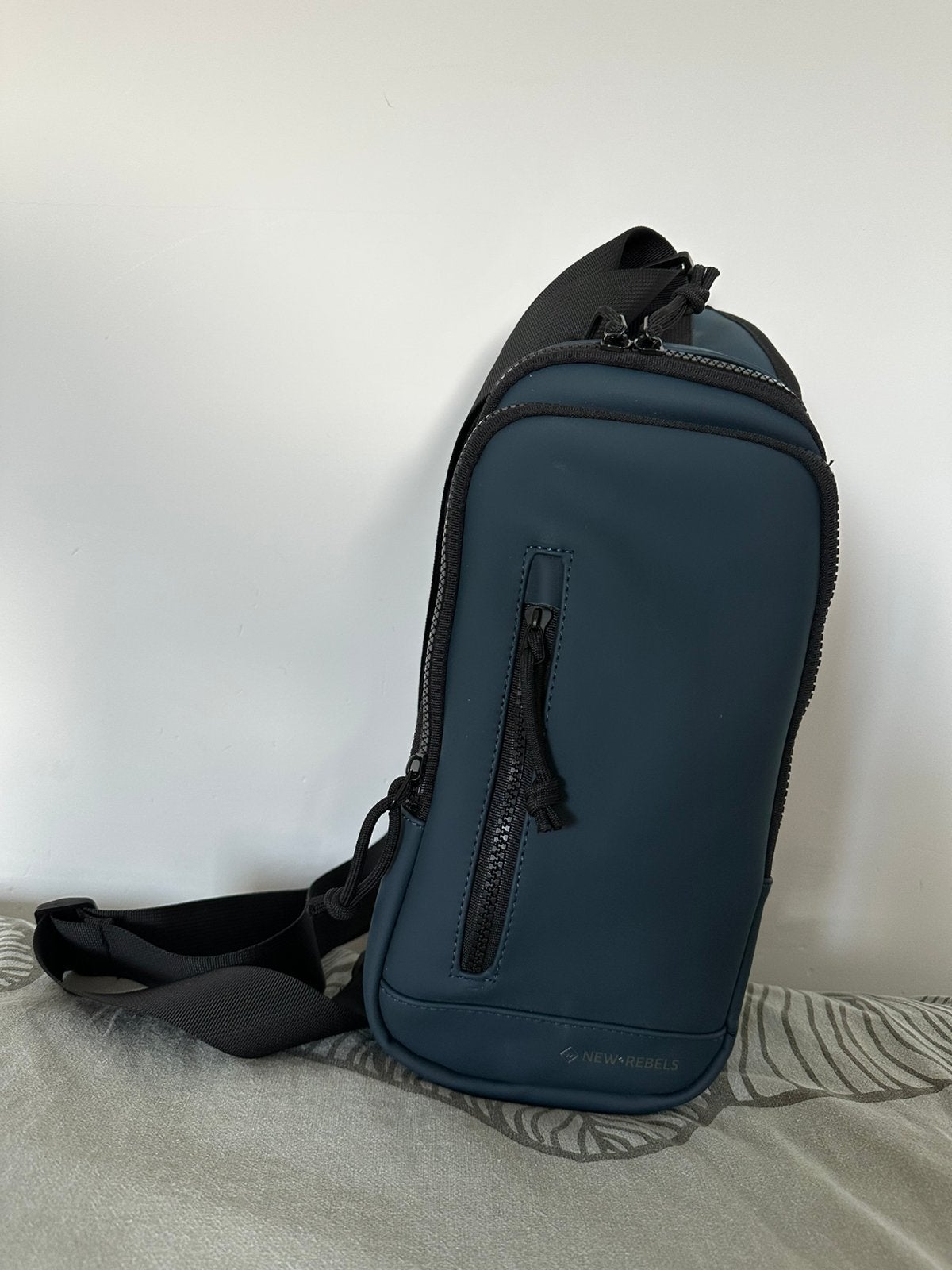 New Rebels Mart - Fargo Crossbody Tas Navy (reistas), Overige merken, Minder dan 30 cm, 25 tot 40 cm, Ophalen of Verzenden