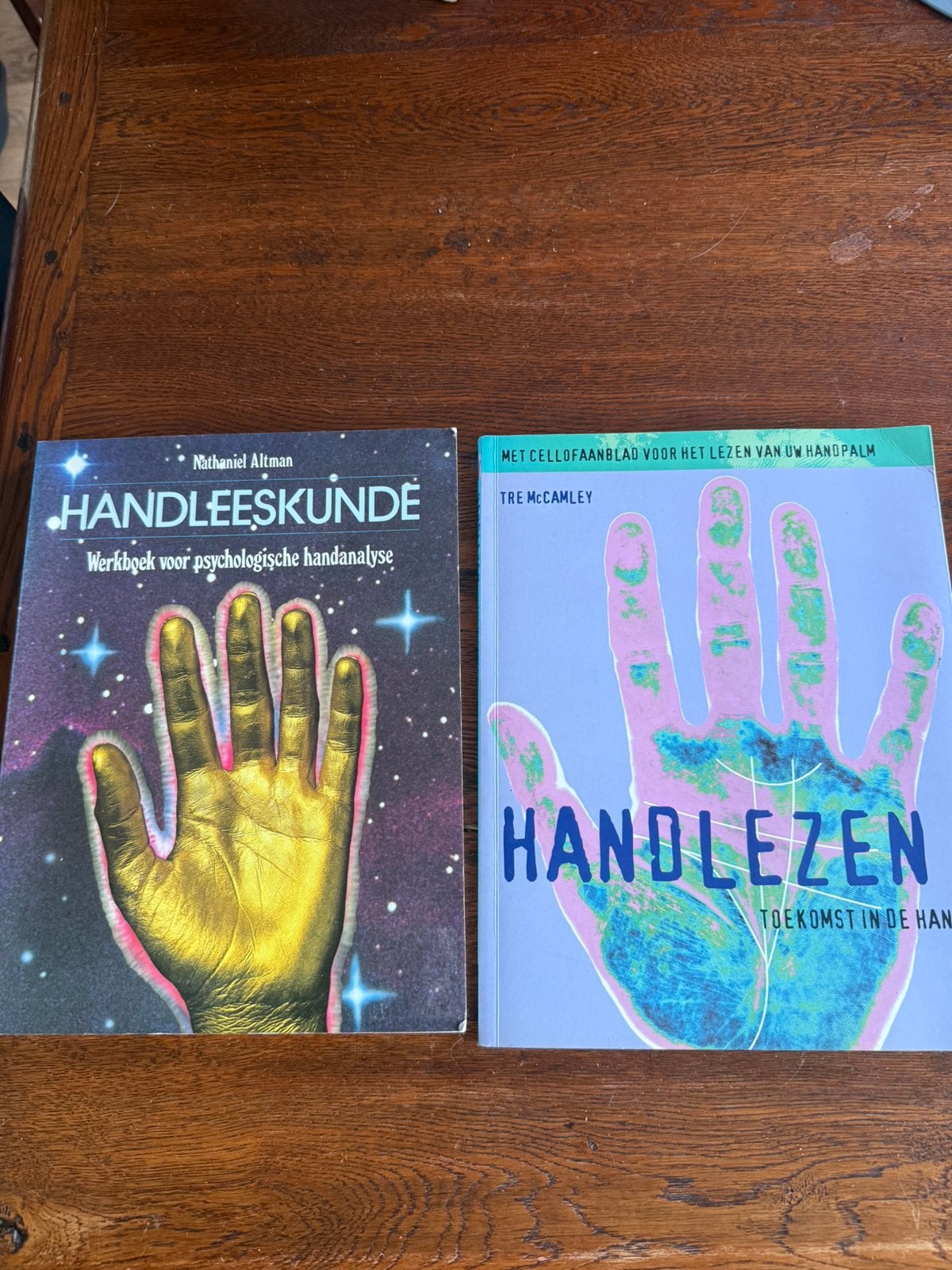2 boeken mbt Handlezen, Ophalen of Verzenden, Zo goed als nieuw, Spiritualiteit algemeen, Achtergrond en Informatie