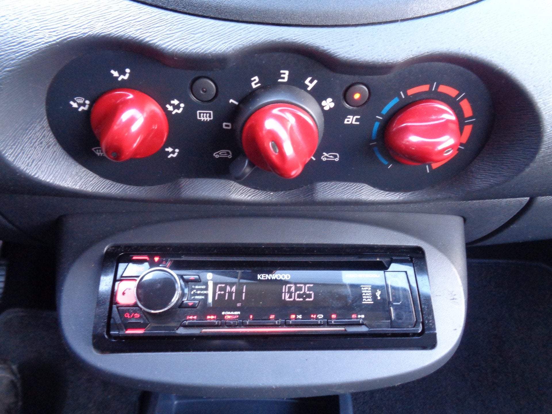 Renault Twingo 1.2-16V,Rib Curl uitvoering, Airco,128DKM!, Auto's, Voorwielaandrijving, Euro 5, Twingo, 31 €/maand