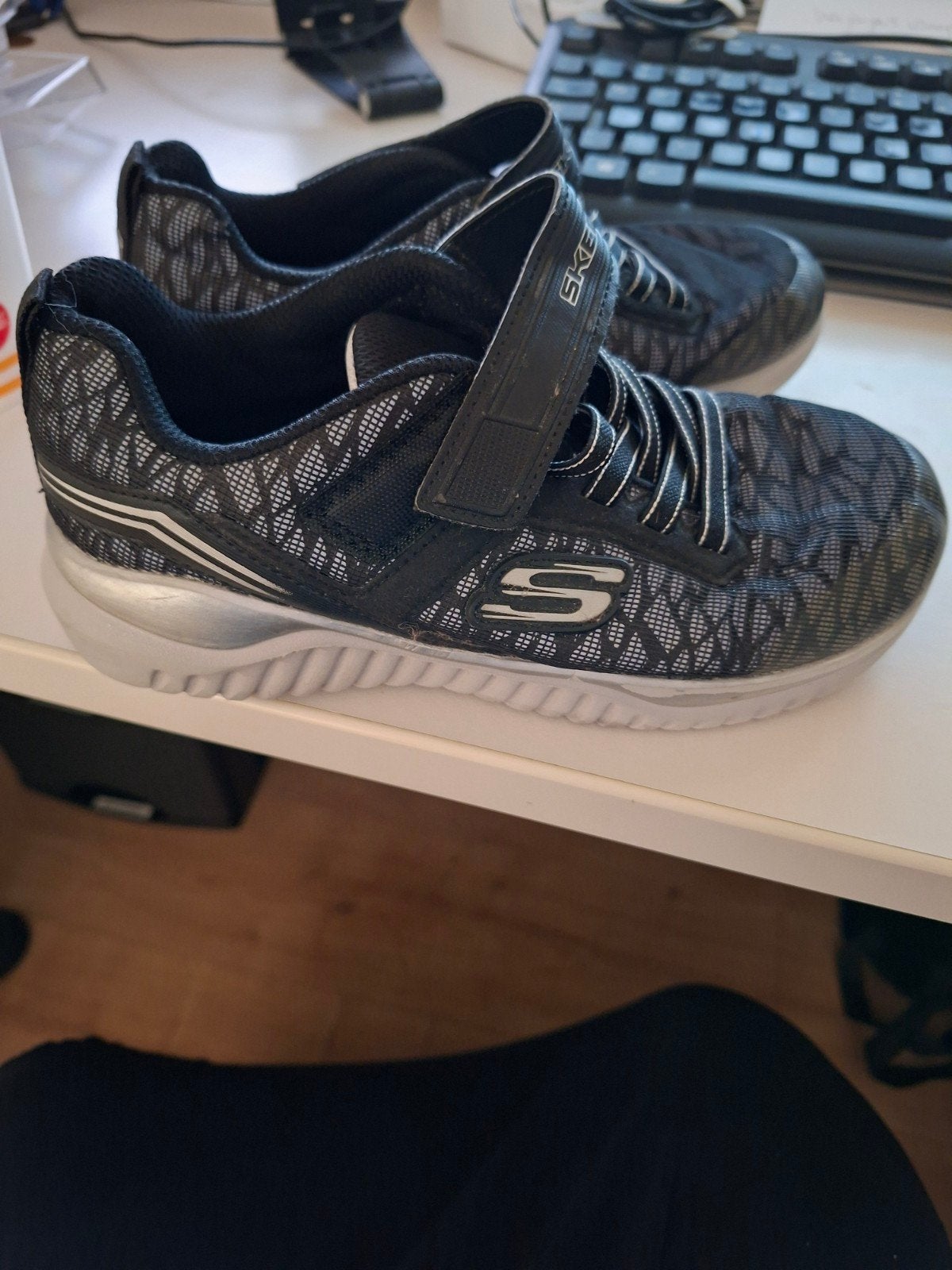Skechers Sportschoenen Maat 34 - Zwart/Grijs, Gebruikt, Jongen of Meisje, Sportschoenen, Skechers
