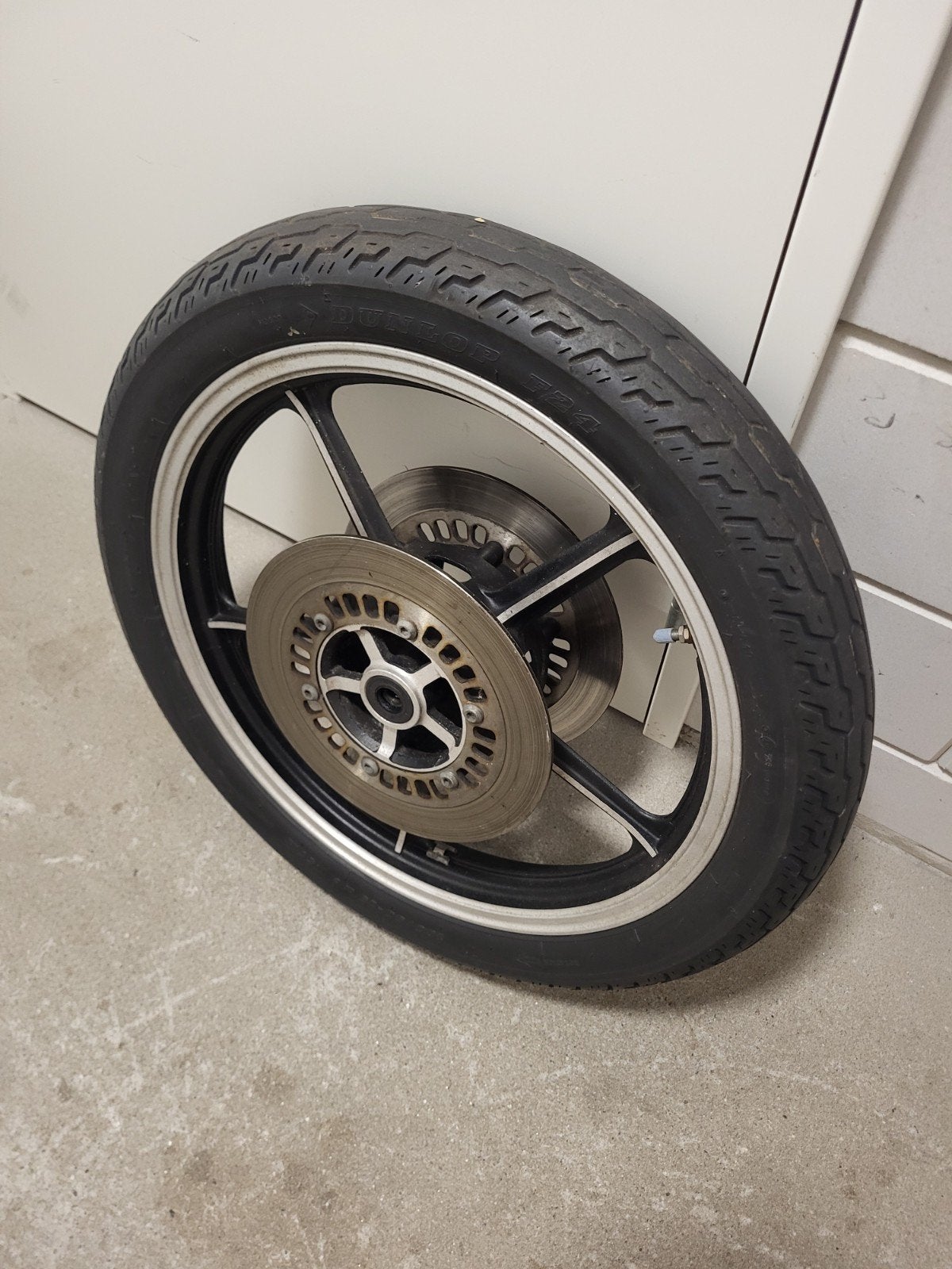 voorwiel yamaha maxim xj700, M.overkleeft1968@outlook.com, Marcel scooters, Ophalen of Verzenden, Zo goed als nieuw