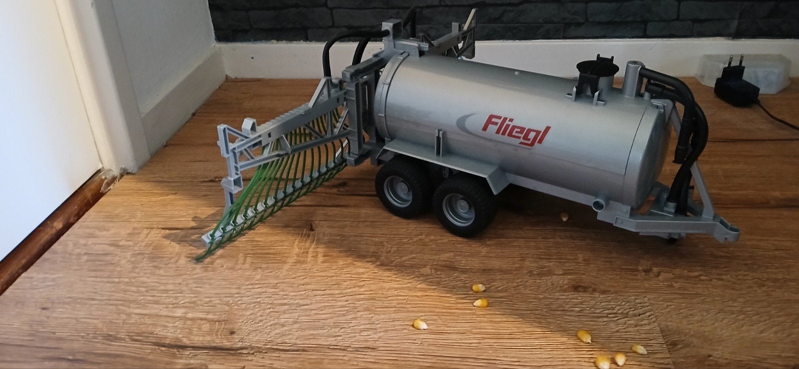 Bruder giertank in goede staat, Ophalen of Verzenden, Zo goed als nieuw, Groter dan 1:32