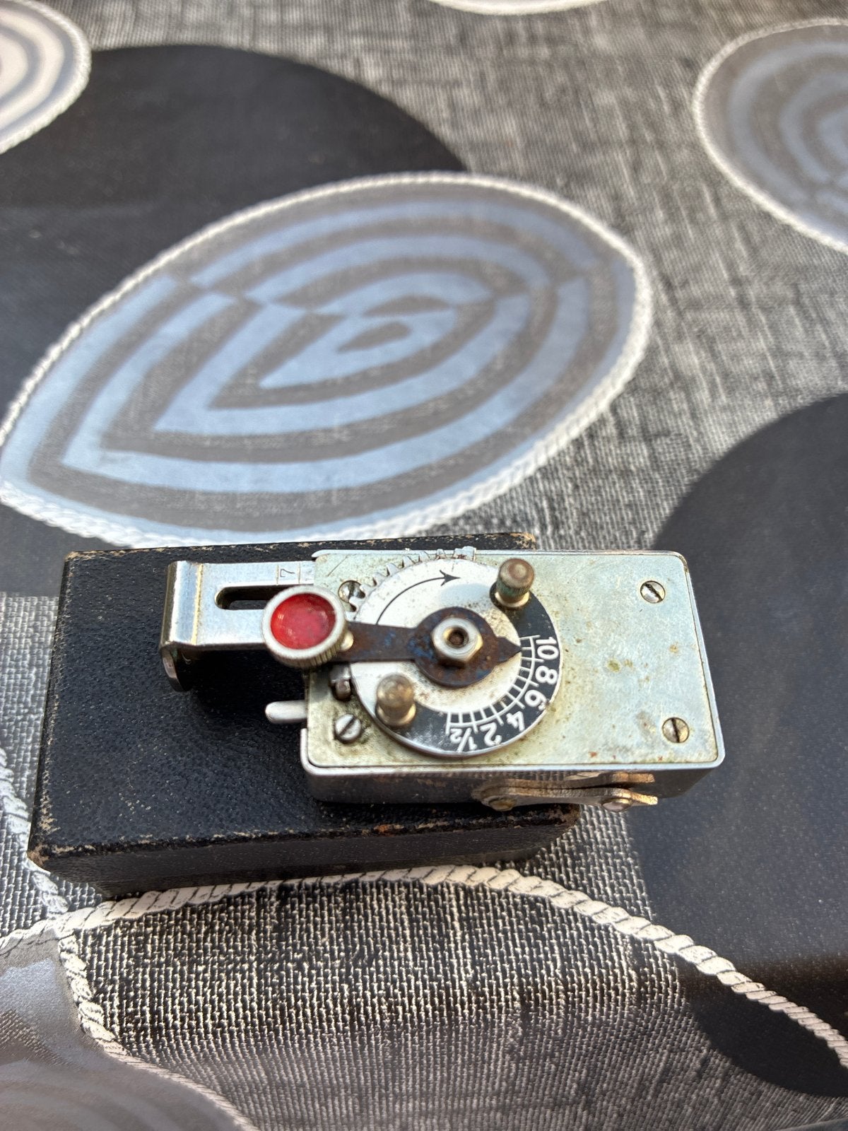 Vintage Framex belichtingsmeter, Ophalen