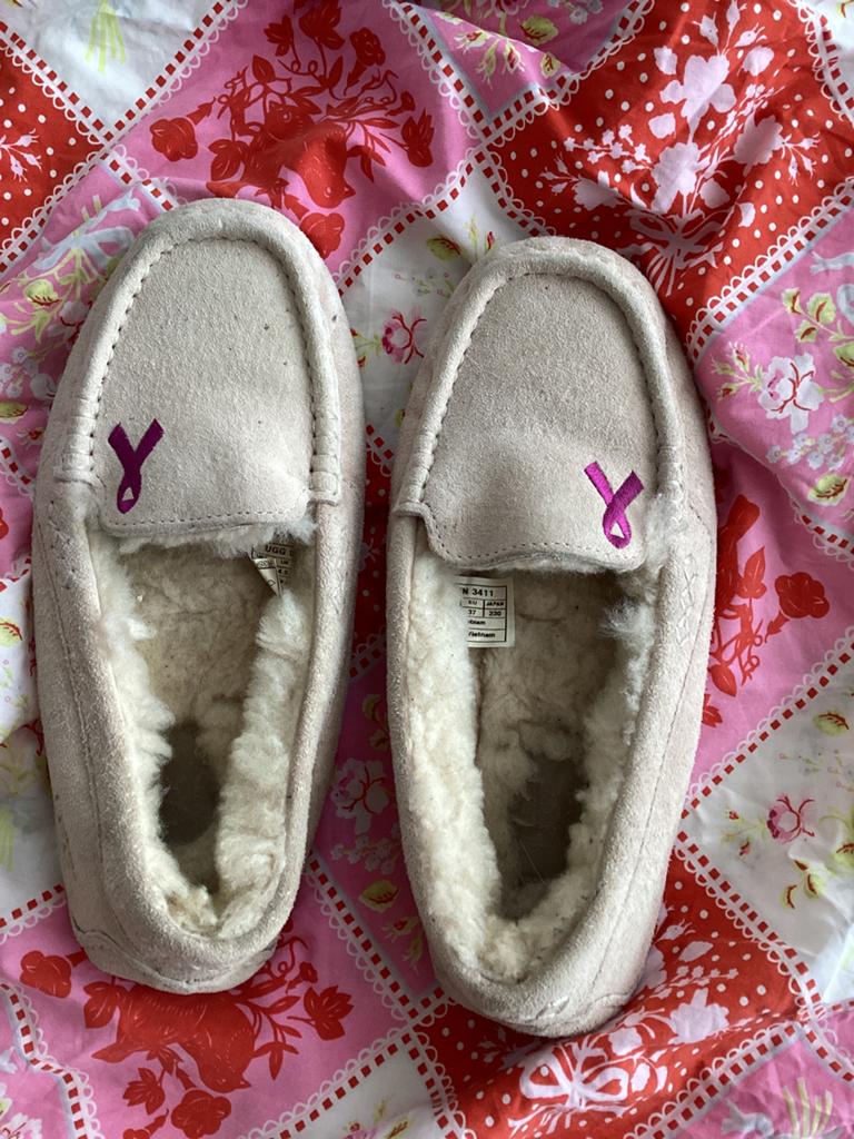Uggs sloffen maat 37, Kleding | Dames, Schoenen, Zo goed als nieuw, Pantoffels of Sloffen, Roze, Ophalen of Verzenden