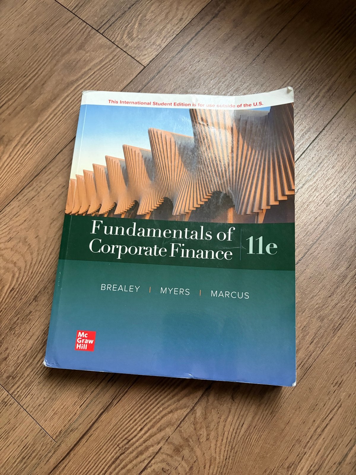 Fundamentals of Corporate Finance 11e - HBO Finance & Contro, Ophalen of Verzenden, Gamma, Gelezen, HBO