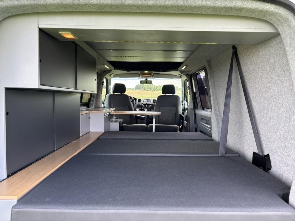 Foto 11 van Volkswagen T5 | 2015 | Euro 4 | 4 slaapplaatsen | Org.NL