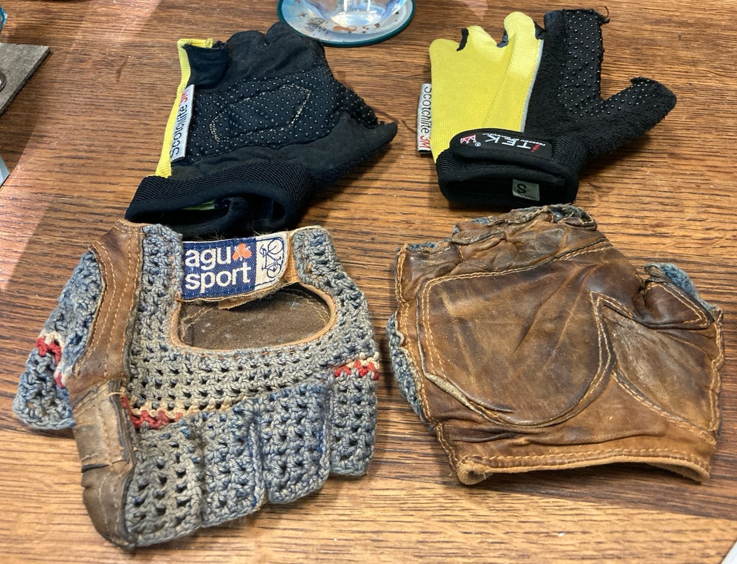 Fietshandschoenen set - AGU Sport en Scott, Gebruikt, Overige maten, Ophalen of Verzenden, Dames
