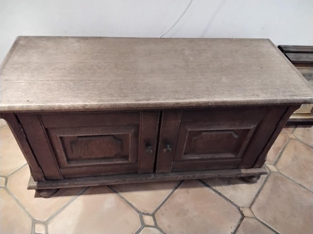 Eiken tv meubel met twee deuren, Antiek en Kunst, Antiek | Meubels | Kasten, Ophalen