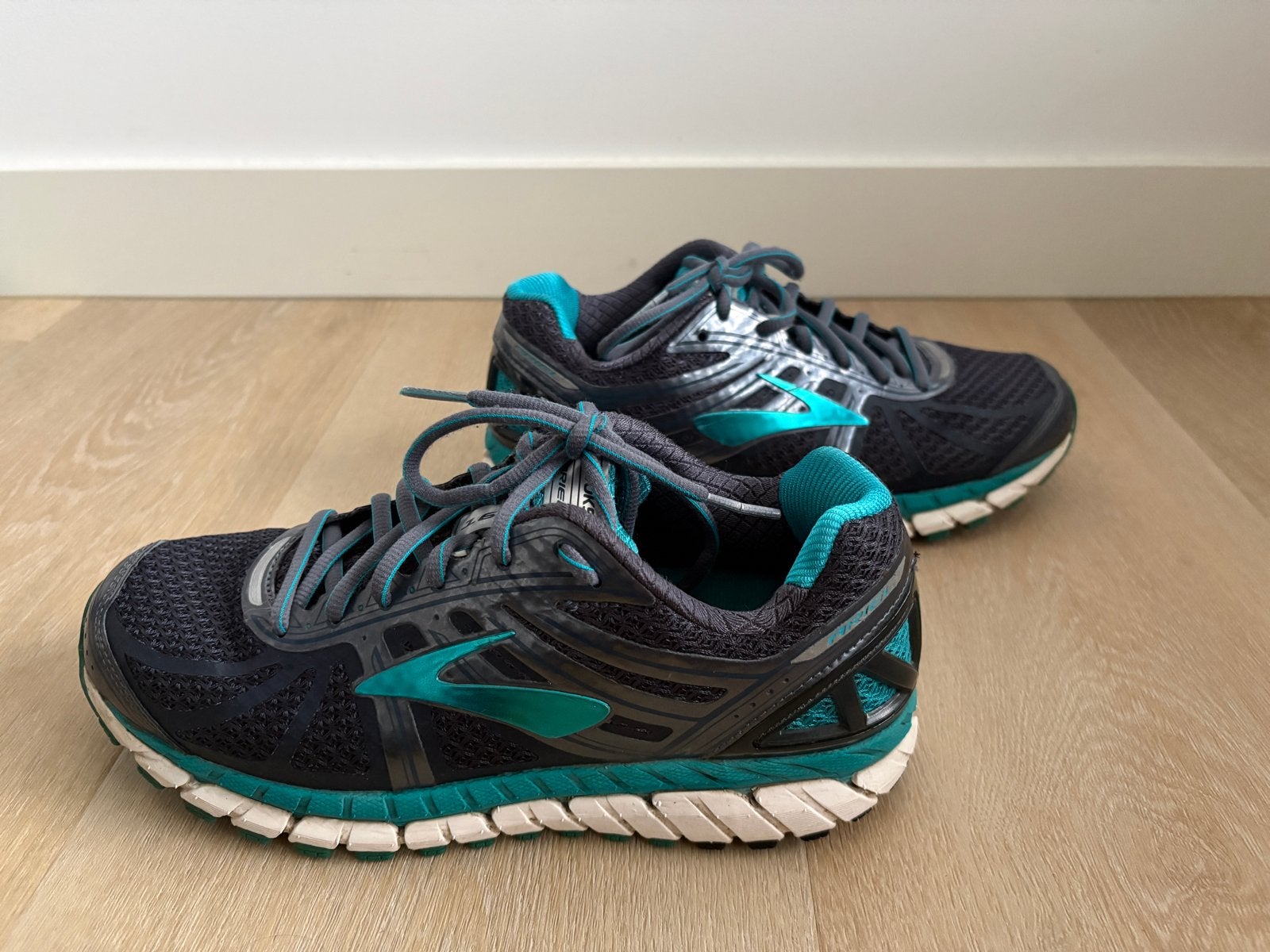 Brooks Ariel hardloopschoenen - Maat 40.5, Sport en Fitness, Loopsport en Atletiek, Ophalen, Gebruikt, Hardlopen, Hardloopschoenen