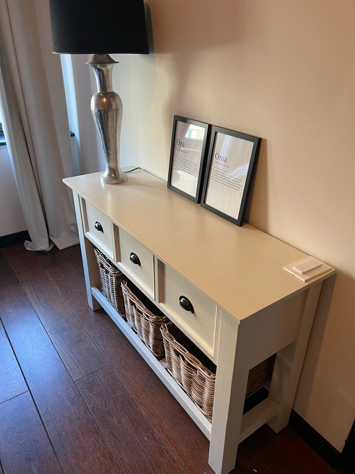 Wit Side table/ Hal tafel met 3 lades en 3 rieten manden, Huis en Inrichting, Ophalen, Gebruikt, 100 tot 150 cm, Overige houtsoorten