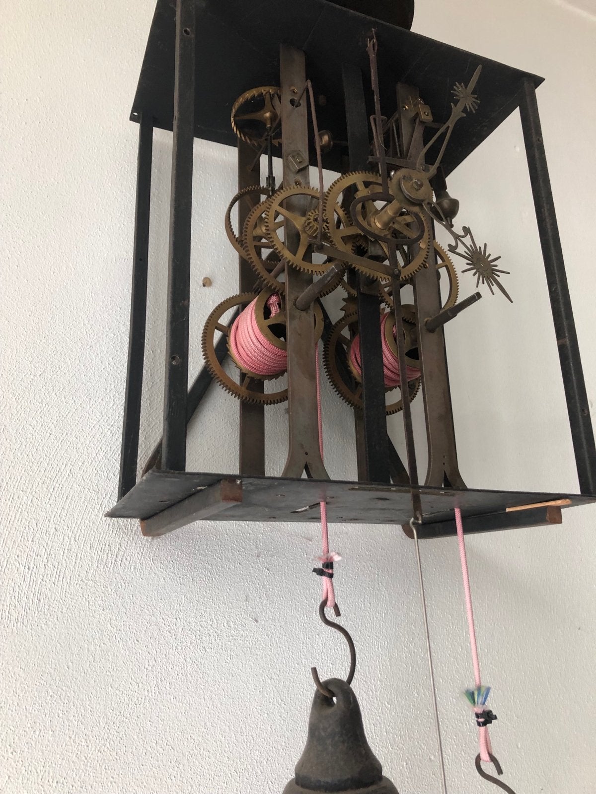 Binnenwerk van een comtoise met gewichten en slinger, Ophalen of Verzenden