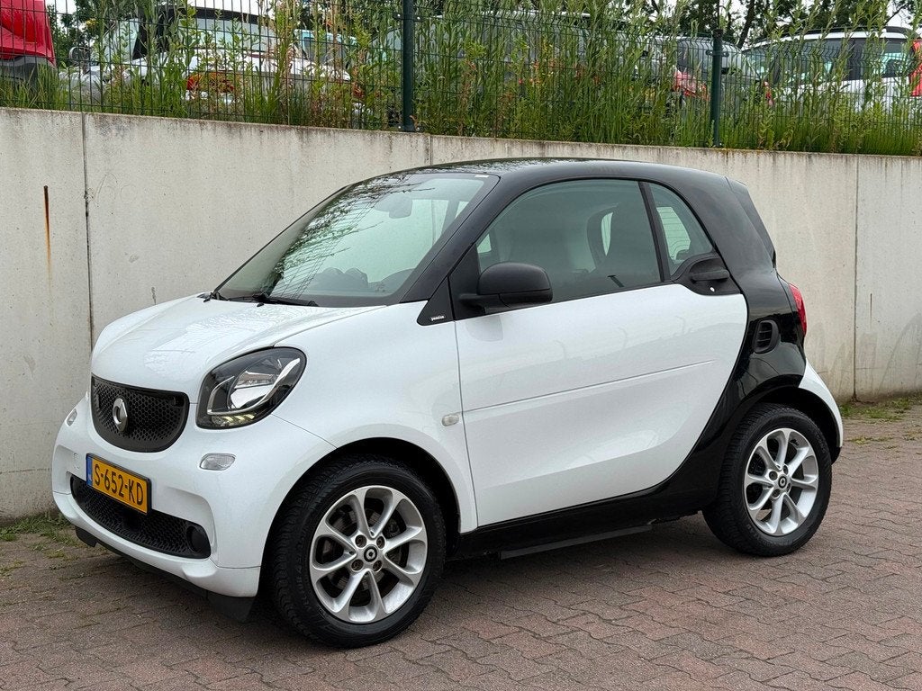 Smart Fortwo EQ Comfort 18 kWh/PANO/ZUINIG EN GOEDKOOP RIJDE, Auto's, Smart, Automaat, Stoelverwarming, 82 pk, Zwart