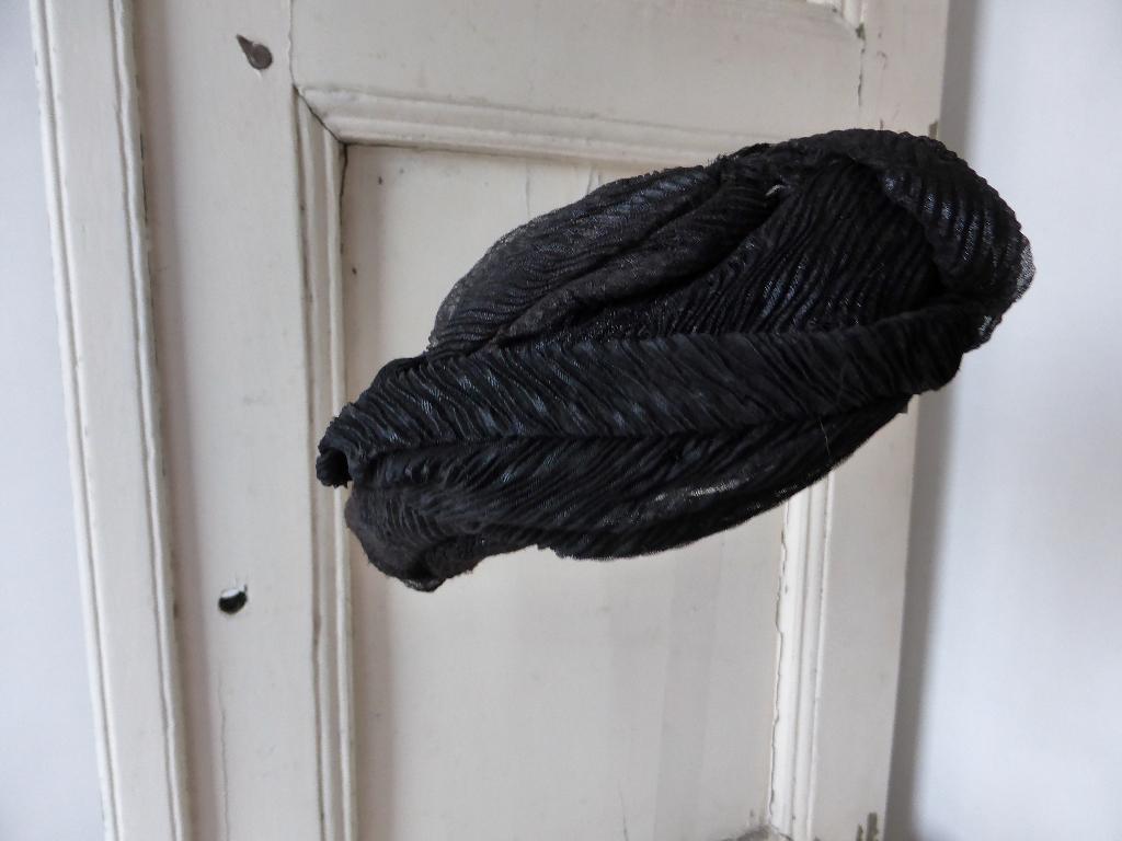 Antiek kaphoedje plisse / klederdracht hoedje / rouwhoedje, Ophalen of Verzenden, Zo goed als nieuw, One size fits all