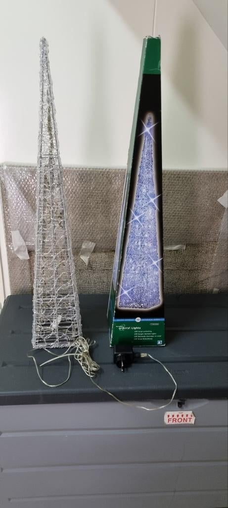 Piramides met verlichting. Ophalen en contant, Diversen, Kerst, Ophalen of Verzenden, Gebruikt