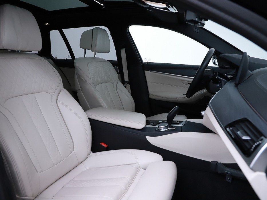 Foto 35 van BMW 5 Serie Touring 520i High Executive | Pano | Leder | 04-
