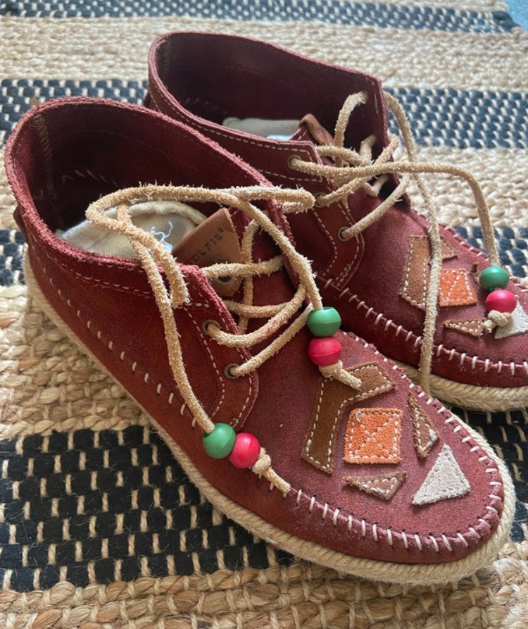 Dolfie Barcelona maat 37 moccasins indiaan design hippie, Ophalen of Verzenden, Zo goed als nieuw, Sneakers of Gympen