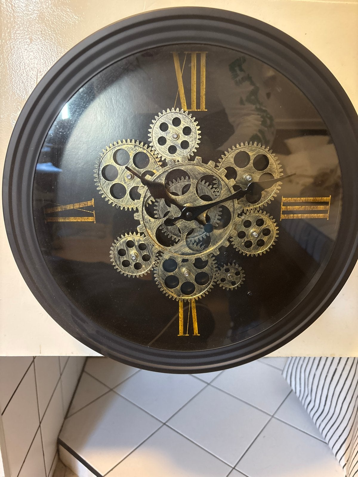 Wandklok met zichtbaar uurwerk en Romeinse cijfers, Wandklok, Zichtbaar uurwerk, Analoog, Ophalen of Verzenden