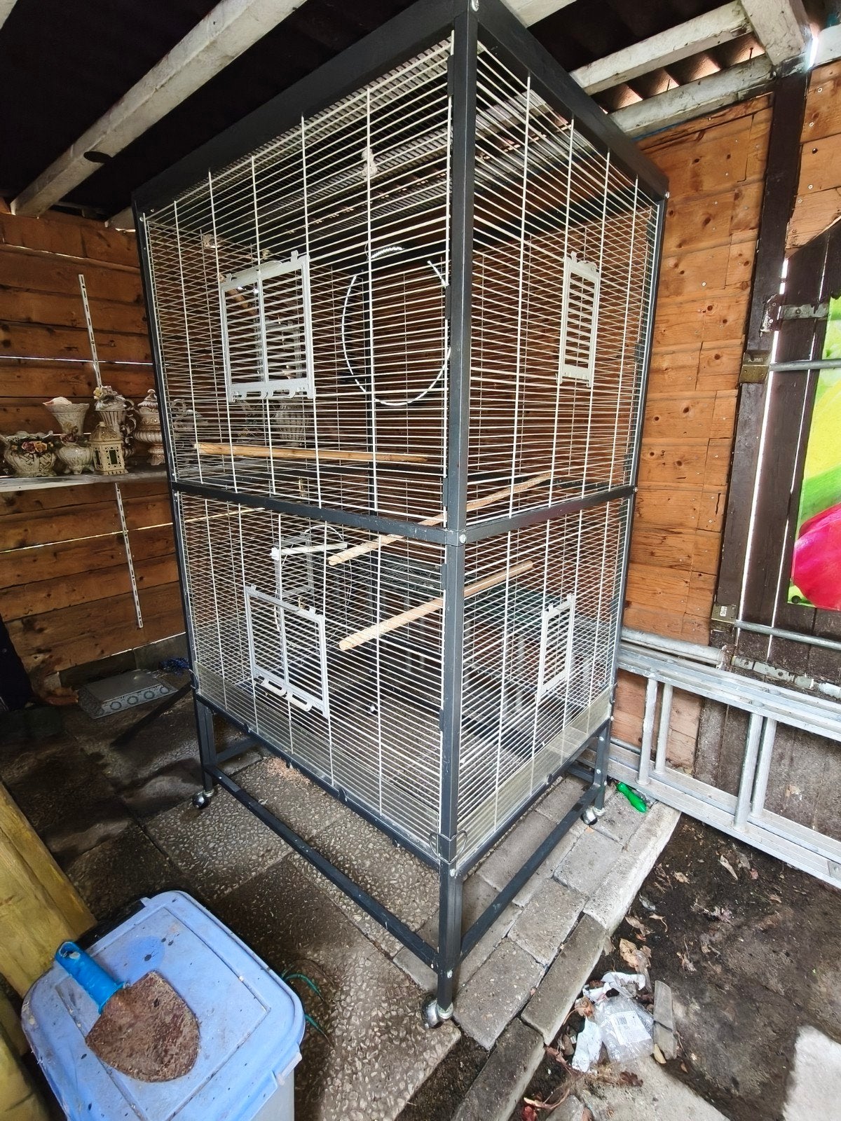 Gebruikte  binnen vogelkooi/volaire, Dieren en Toebehoren, Ophalen, Gebruikt, Metaal, Vogelkooi