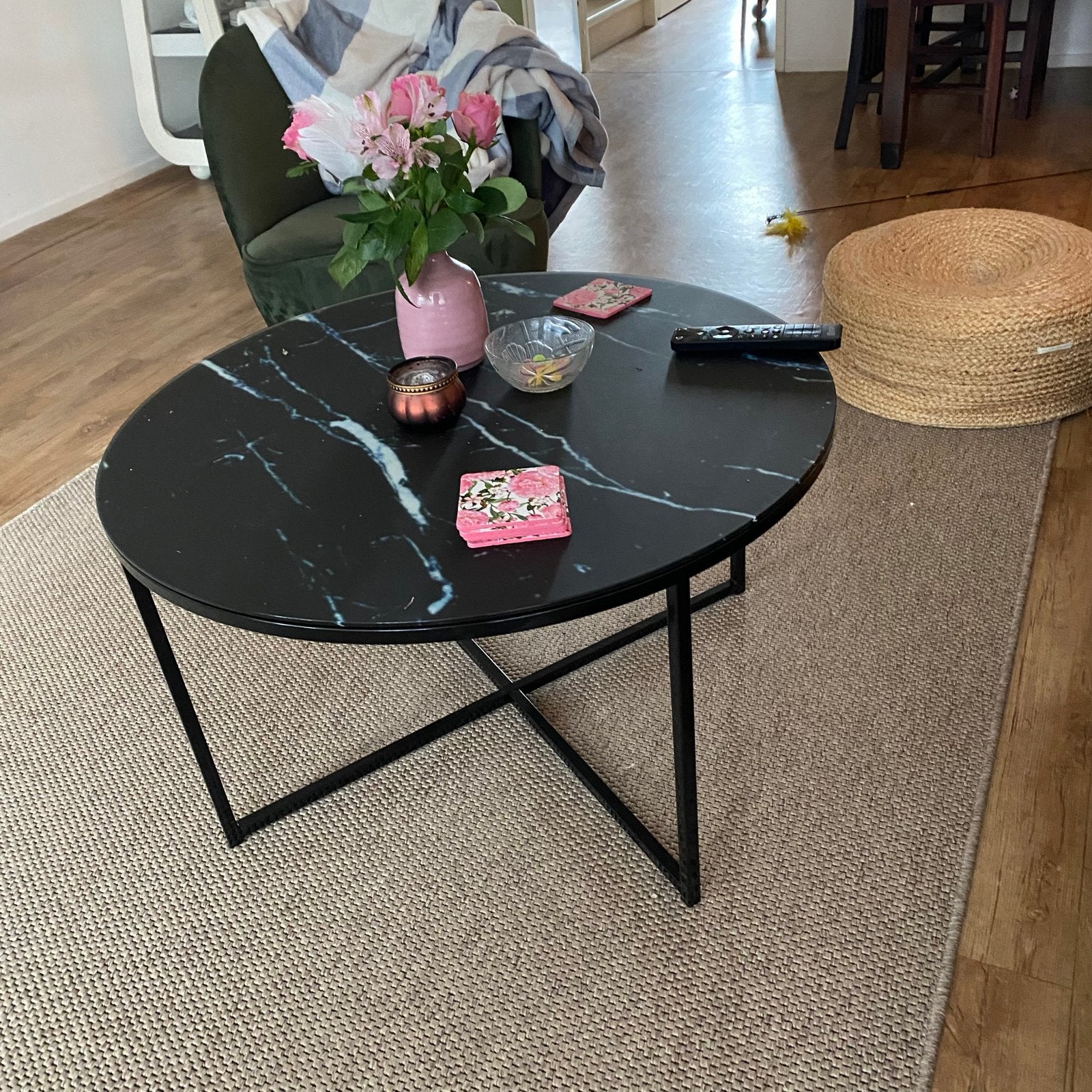 Ronde salontafel met marmeren blad en metalen onderstel, Ophalen, Gebruikt, 50 tot 100 cm, Past in ieder interieur