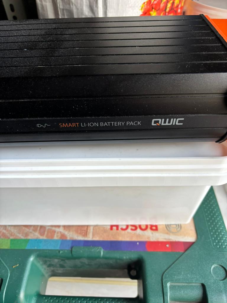 Qwic PR-D9 accu met lader 36 volt 504 KW, Ophalen of Verzenden, Gebruikt