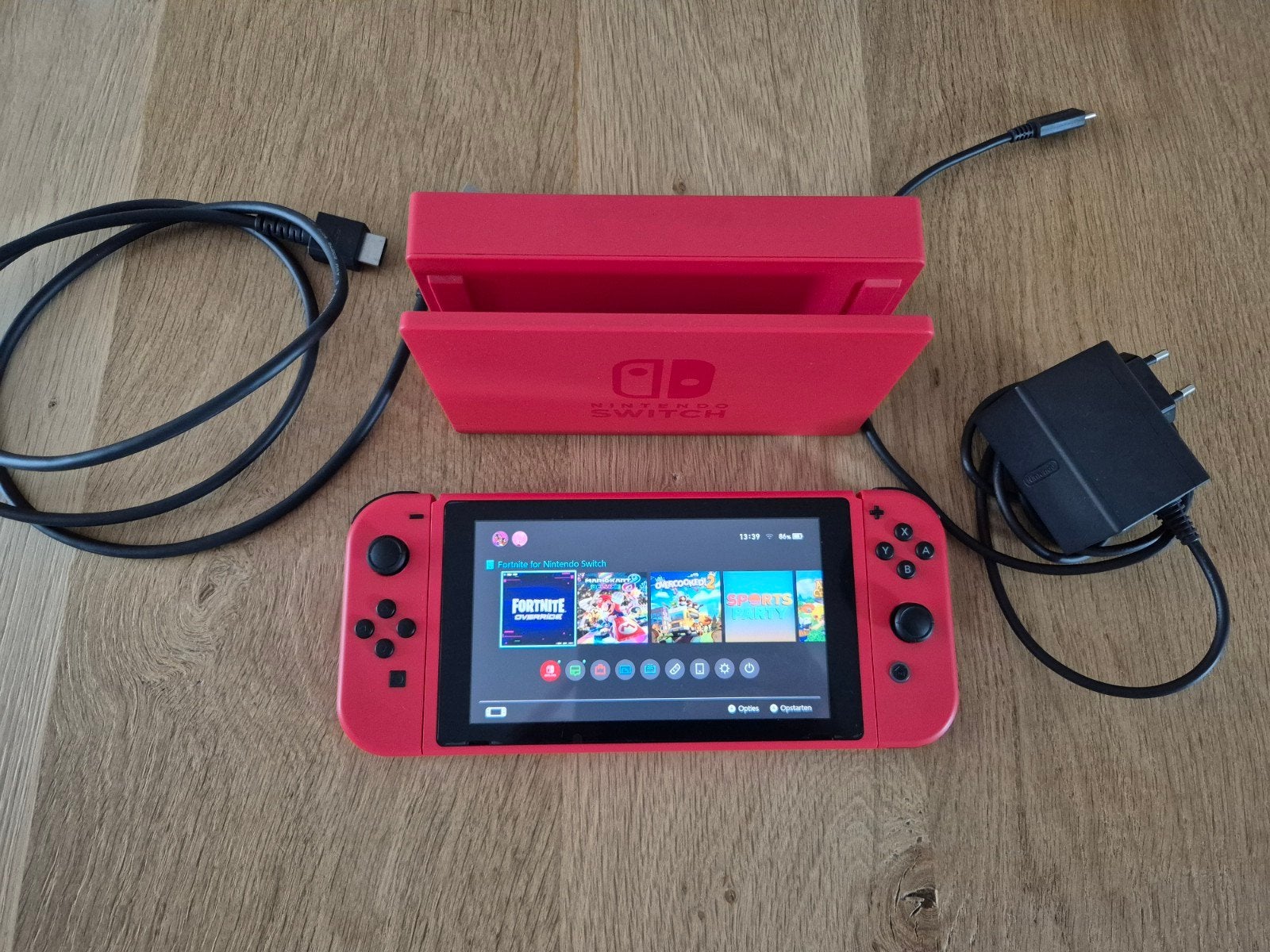 Nintendo Switch met veel extra's en 51 games, Spelcomputers en Games, Spelcomputers | Nintendo Switch, Switch 2019 Upgrade, Ophalen of Verzenden
