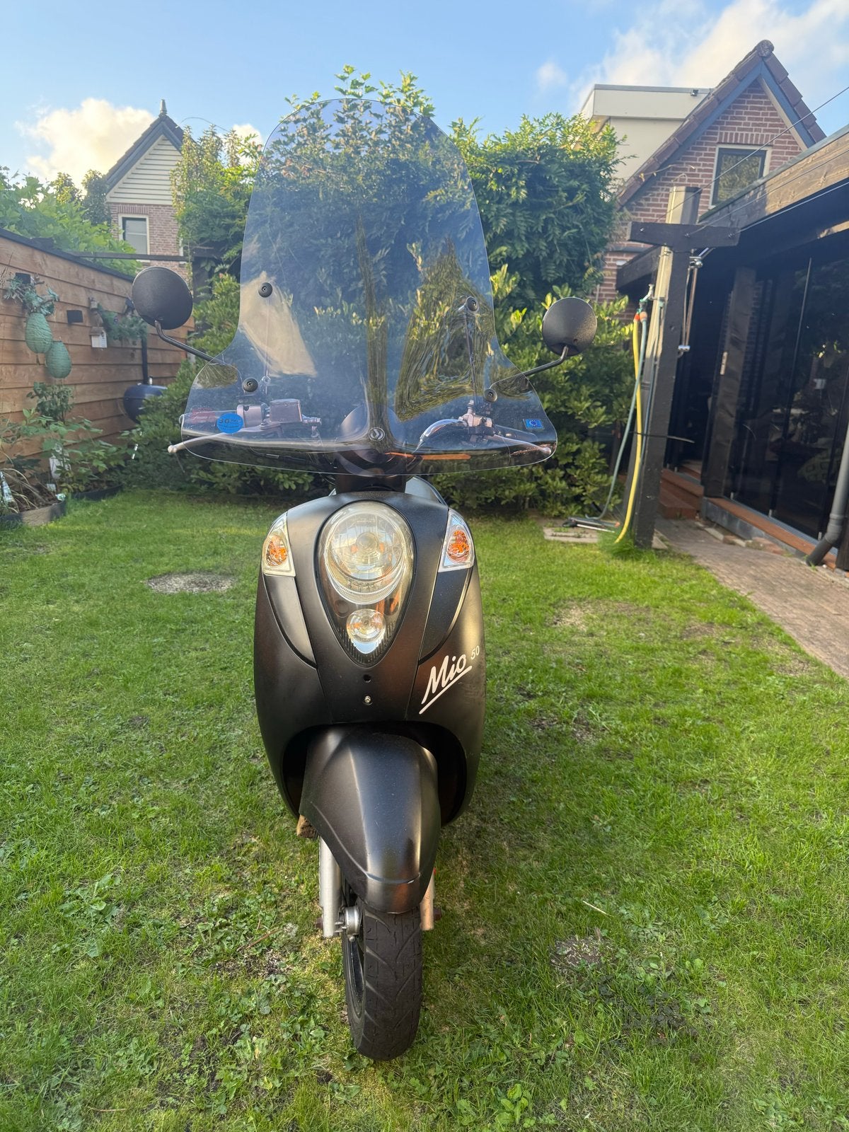 SYM Mio 50 Scooter - Zwart, Goed Onderhouden, Fietsen en Brommers, Gebruikt, Maximaal 45 km/u, Benzine, 50 cc