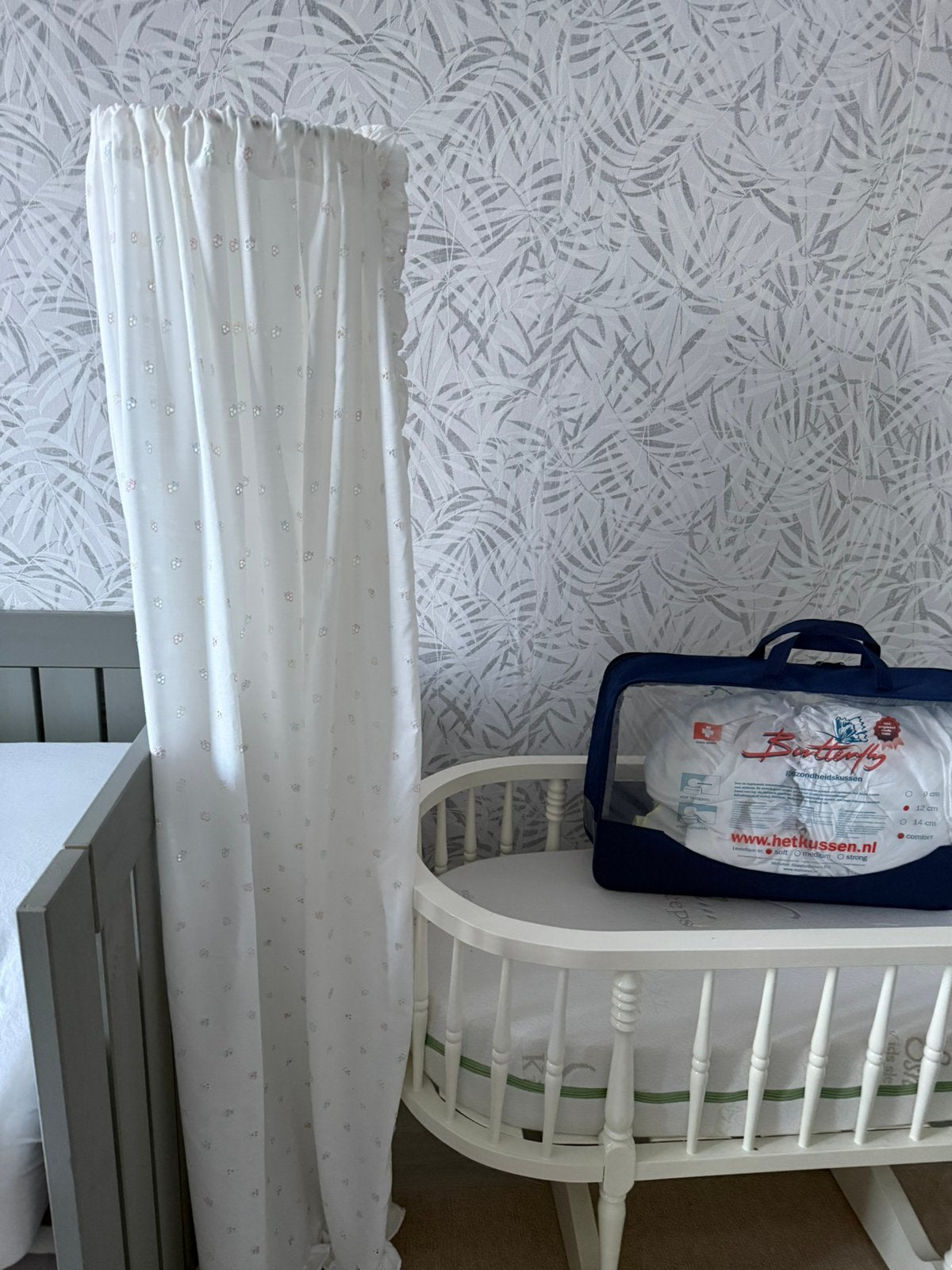 Baby bed, Ophalen of Verzenden, Zo goed als nieuw, Ledikant