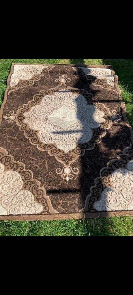 Klassiek bruin tapijt met sierlijk patroon, Gebruikt, 100 tot 150 cm, Klassiek, Sierlijk, Ophalen of Verzenden