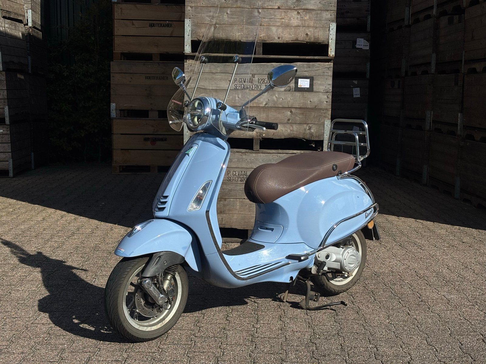 Vespa Primavera 45 km/u - Lichtblauw - Goede staat, Overige modellen, Maximaal 45 km/u, Ophalen of Verzenden, Zo goed als nieuw