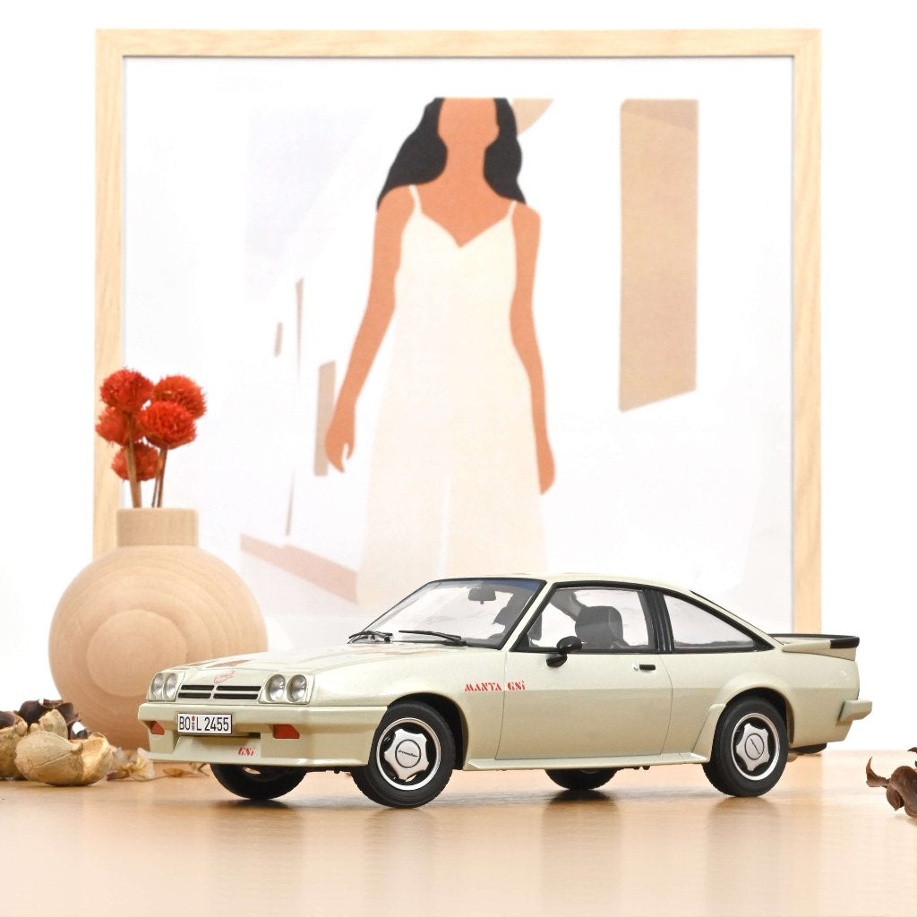 Opel Manta GSi 1987 Platin metallic 1:18, Norev, 70-72 avenue de Bohlen 69120 Vaulx-en-Velin, Auto, Norev, Ophalen of Verzenden