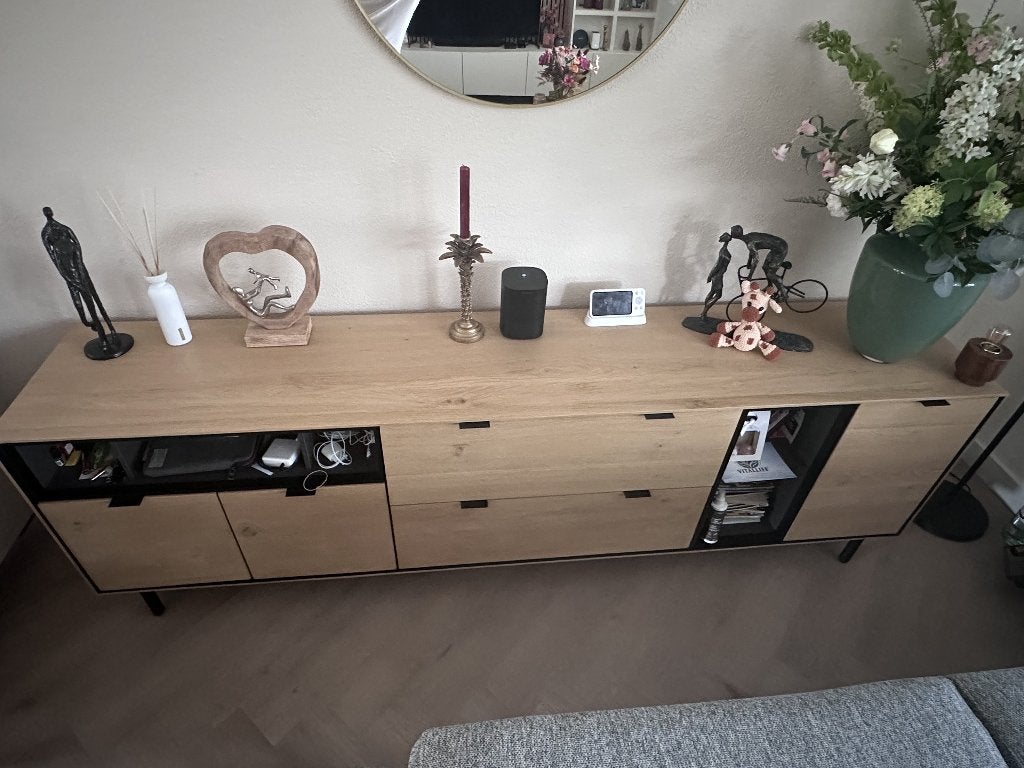 Xoon dressoir 240x45x77cm (lxbxh) eikenhout LED-verlichting, Ophalen, Met deur(en), Eikenhout, Zo goed als nieuw