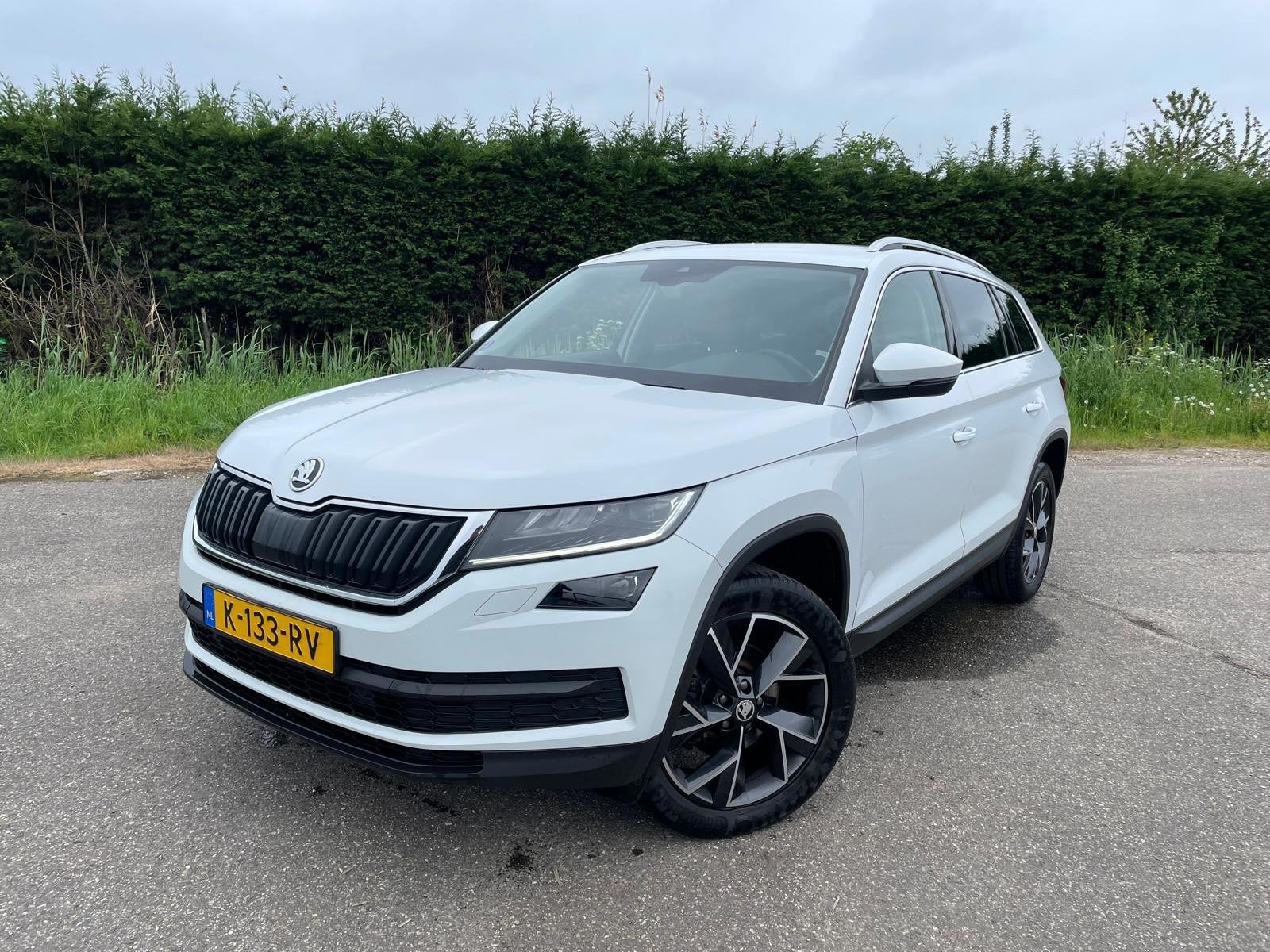 Skoda Kodiaq 1.5 TSI Sportline NAVI ECC LED STOELVERWARMING, Auto's, Euro 6, 4 cilinders, 150 pk, Wit
