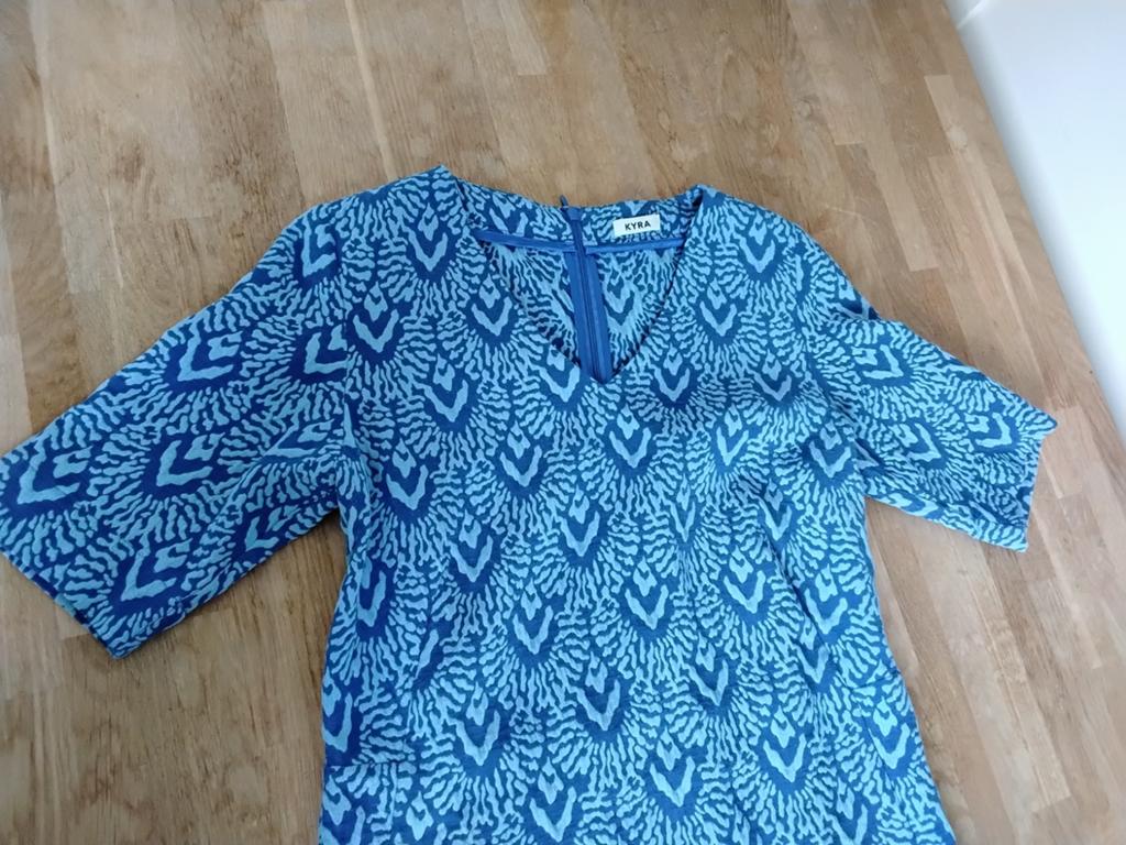 Kyra jurk maat 34, Blauw, Ophalen of Verzenden, Zo goed als nieuw, Knielengte