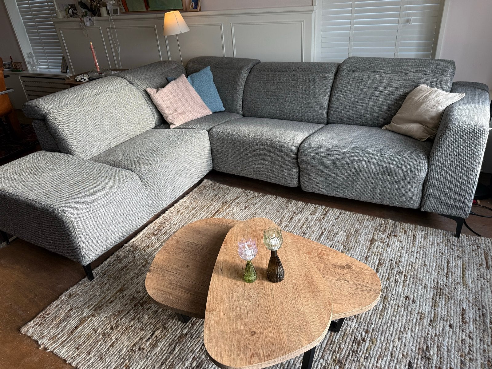 Comfortabele hoekbank met verstelbare hoofdsteunen en lounge, Ophalen, 250 tot 300 cm, Gebruikt, Modern, tijdloos