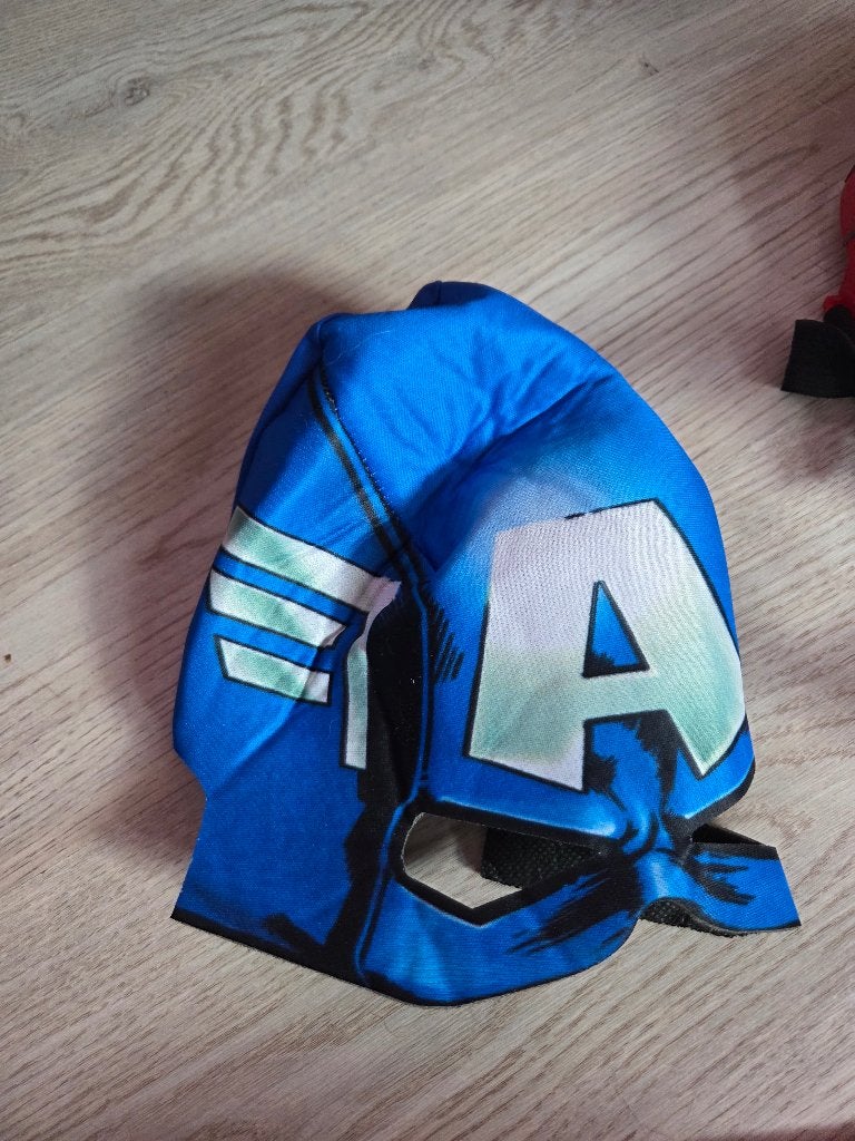 Maskers jongens, Ophalen of Verzenden, Zo goed als nieuw, Rij- of Hobbelspeelgoed