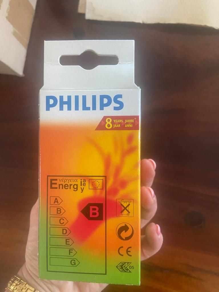 34x Philips T60 Flame/Beige E27 ES 8W LED Lampen (Nieuw), Ophalen, Nieuw