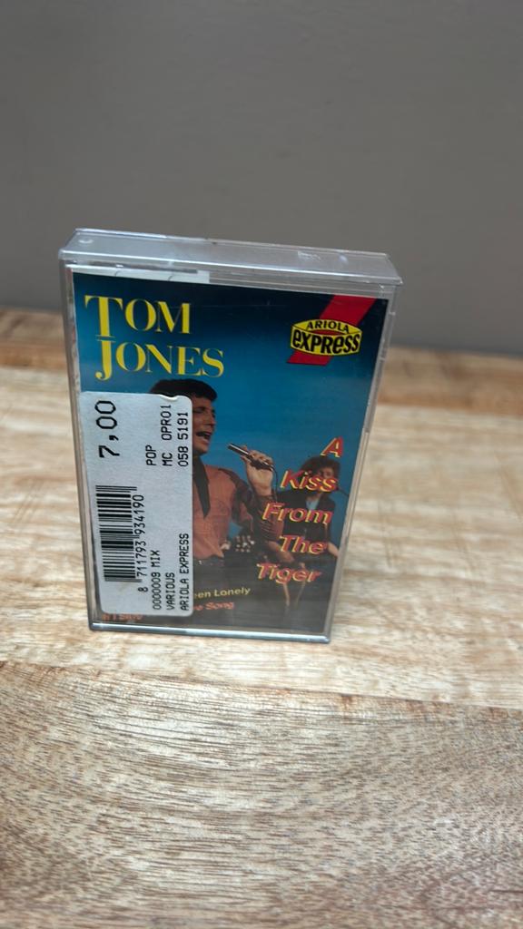 Tom Jones - A Kiss From The Tiger Cassette Tape, Gebruikt, 1 bandje, Ophalen of Verzenden, Origineel