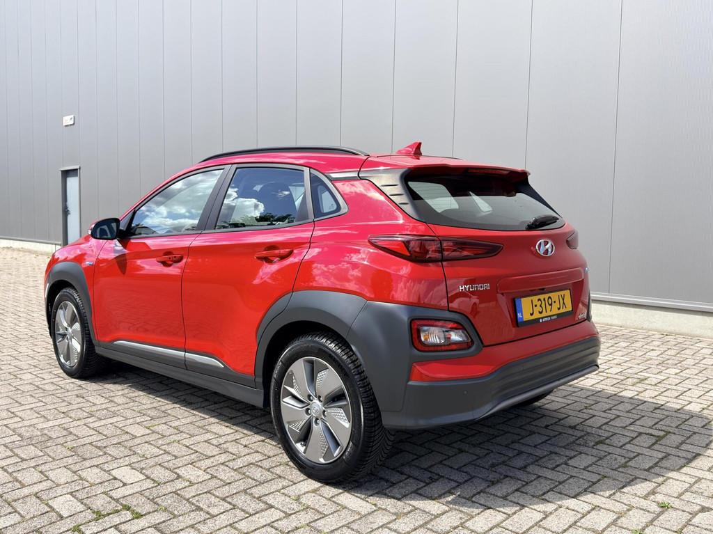 Hyundai Kona EV Comfort 64 kWh Automaat|SOH 100%|Carplay|NL, Gebruikt, Met garantie (alle), Origineel Nederlands, 64 kWh