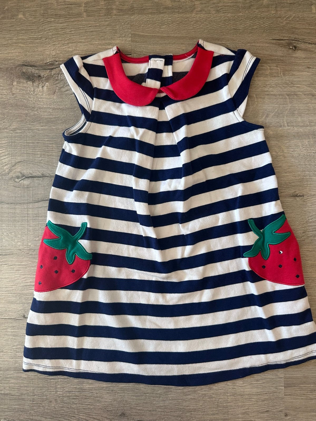 Schattig gestreept jurkje met aardbeien maat 110, Kinderen en Baby's, Kinderkleding | Overige, Ophalen of Verzenden, Gebruikt