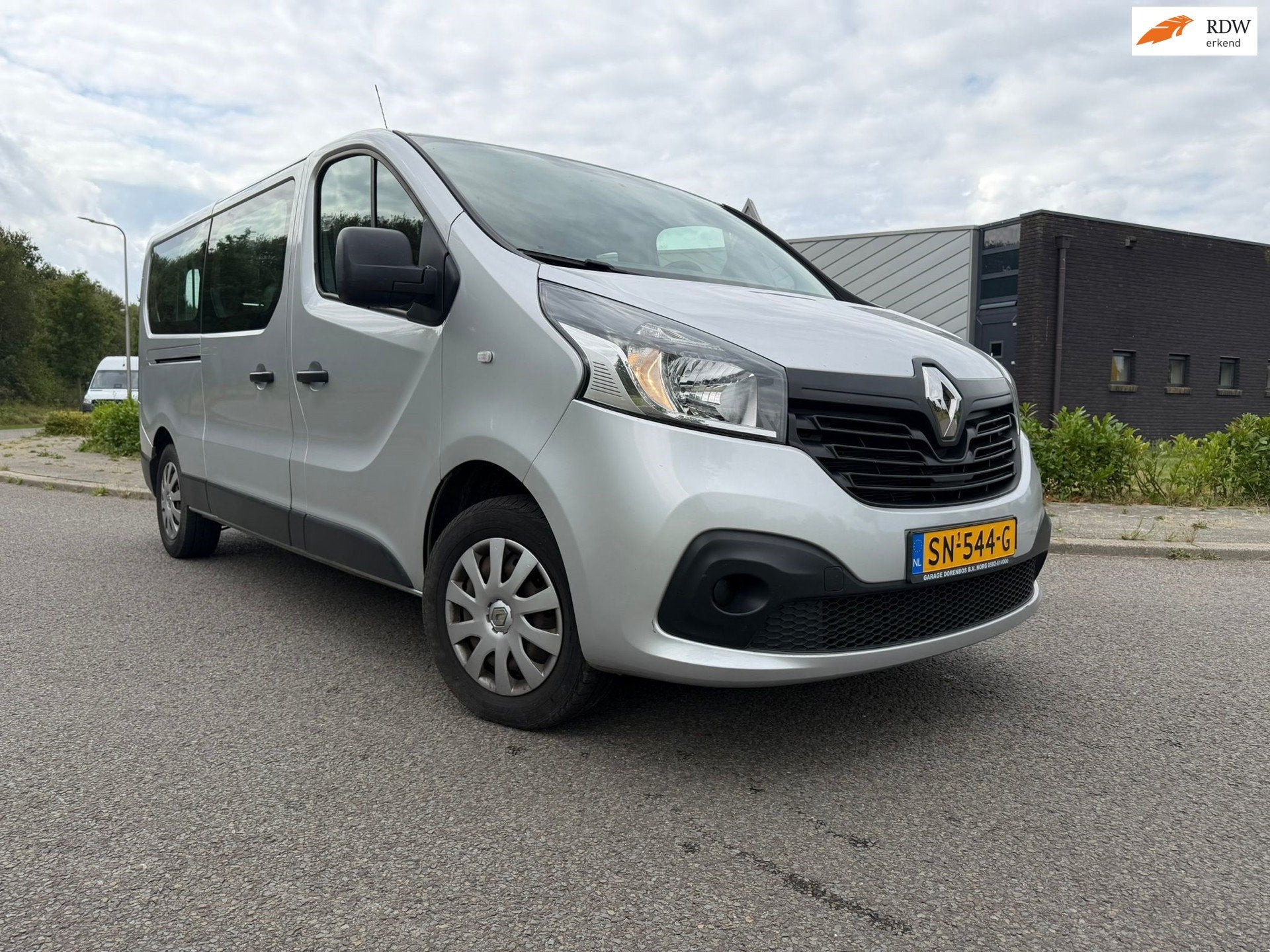 Renault Trafic Passenger 1.6 dCi Grand Authentique Energy |, Auto's, Voorwielaandrijving, Dealer onderhouden, Stof, Gebruikt
