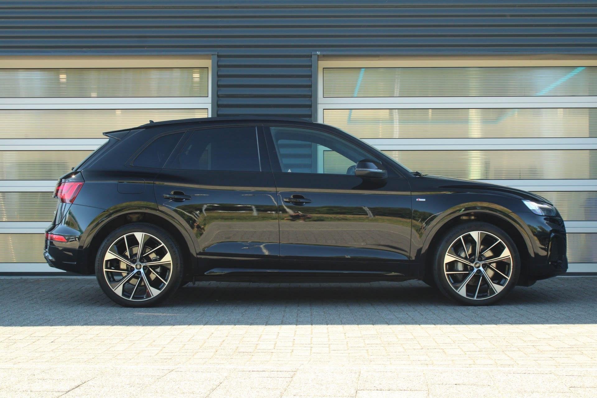 Audi Q5 50 TFSIe 299pk S edition | Panoramadak | Trekhaak |, Automaat, 12 maanden, 14 kWh, Gebruikt