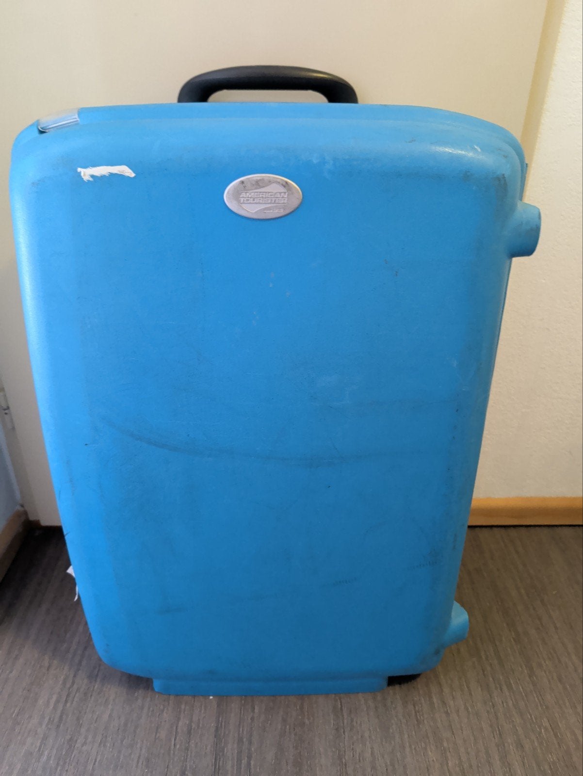 V&D koffer - American Tourister, Uitschuifbare handgreep, Gebruikt, Hard kunststof, 35 tot 45 cm